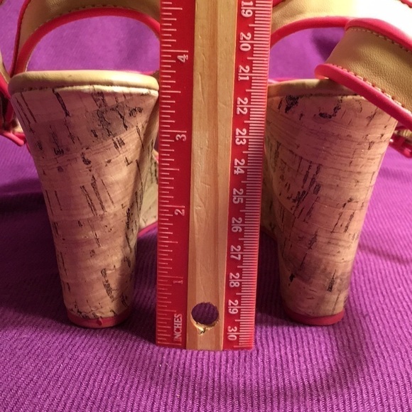 NWOT BONGO Tan and hot pink wedge sandals SZ 7 - Picture 8 of 8
